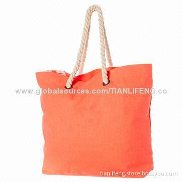 The Essential Beach Bag for Coral Color